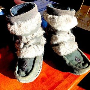 Mukluk boots charcoal gray. Size 7-7/12